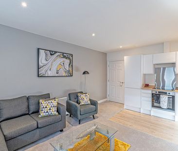 Pine Street - Photo 2