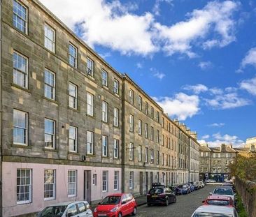 4 bedroom flat to rent - Photo 3