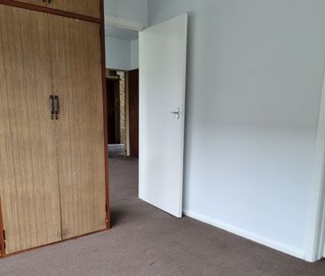 Ideally Located Flat - Photo 6