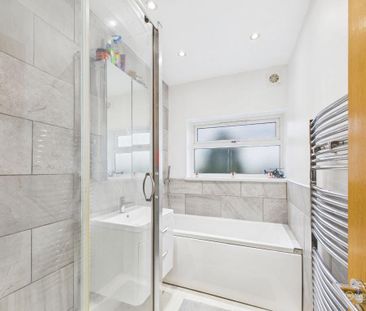 3 bedroom end of terrace house to rent - Photo 4