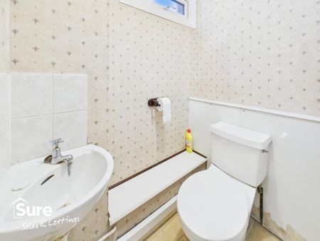 3 bedroom end of terrace house to rent - Photo 3