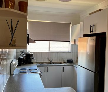 Stylish & Refreshed Two Bedroom Unit In Prime Fairy Meadow Location - Photo 2