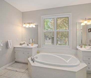 For Lease - 902 Adirondack Road, London South, Ontario - Photo 1