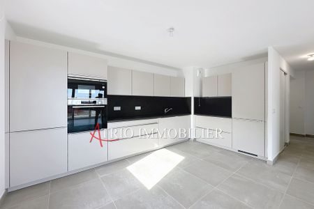 Location Appartement 3 pièces 61m² ST LAURENT DU VAR 06700 - Photo 2