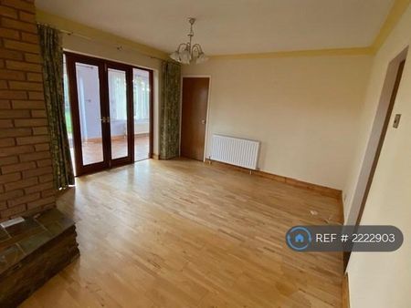 4 bedroom detached house to rent - Photo 5