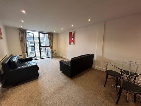 2 bedroom flat to rent - Photo 1