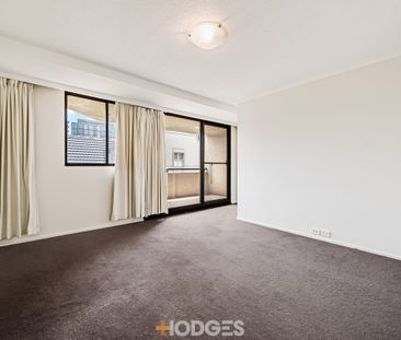 32/27 Queens Road, Melbourne VIC 3004 - Apartment For Rent | Domain - Photo 2