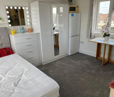 Studio to rent - Photo 2