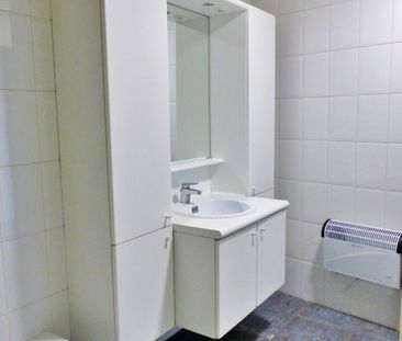 Ruim 2 slpk. appartement met garage in centrum Hasselt - Photo 2