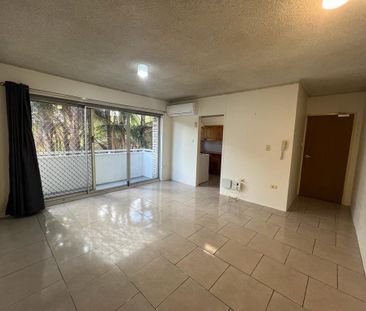 Walk To Westfields Shopping Centre - Photo 2