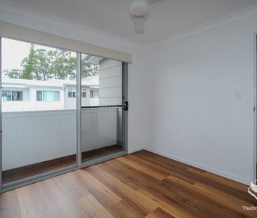 Spacious Modern Living in the Heart of Parkinson - Photo 3