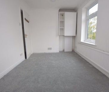 2 Bedroom Terraced House - Photo 2