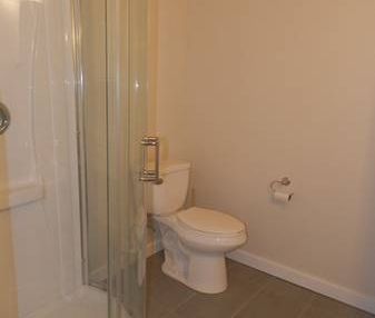 Studio-4902 Laurel Ave *HOLYWELL.CA* - Photo 4