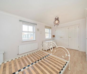 Barlow Drive, SE18, London - Photo 3