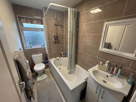 2 bedroom end of terrace house to rent - Photo 4