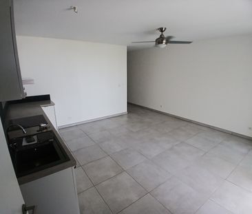 Location Appartement 2 pièces 51m² ST PIERRE 97410 - Photo 3