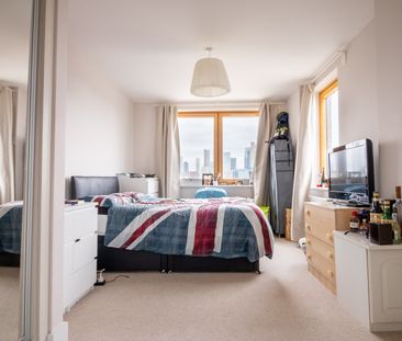 3 Bed Penthouse, Salcombe Court, E14 - Photo 3