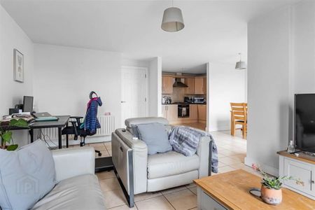 Apt 9, 152 Malone Avenue, Malone, Belfast, BT9 6ET - Photo 2