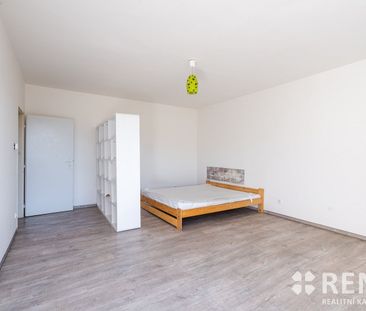 Pronájem bytu 1+1 52 m² - Photo 1