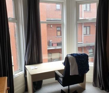 126 Malone Avenue, Flat 2, Belfast BT9 6ET - Photo 2