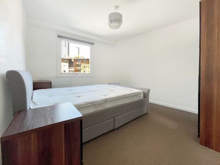 2 Bed Flat, North Crescent Apartments, LS2 - Photo 4