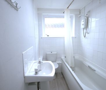 3 Bed Unfurnished Apartment, Balcurvie Road, Provanhall – Available... - Photo 3