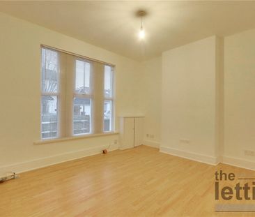 Wellington Avenue, London, N9 0RP - Photo 2