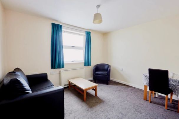 Classic 2 bed Large Double - Photo 1