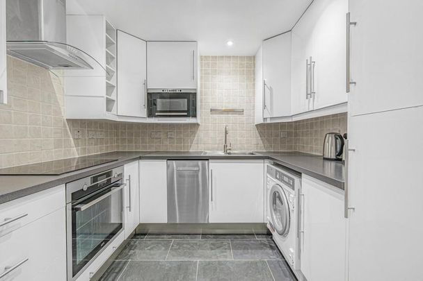 2 bedroom flat to rent - Photo 1