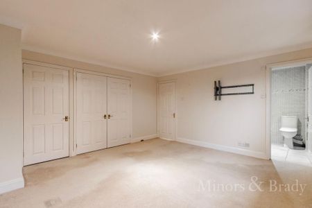 4 bedroom detached house to rent - Photo 3