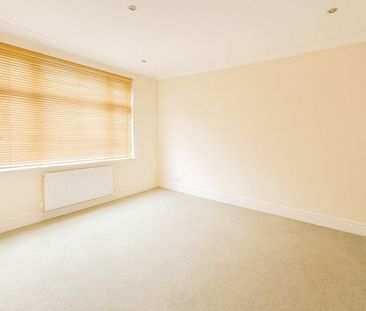 4 bedroom House To Let - Photo 5