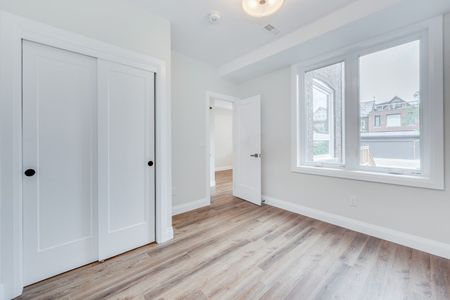 For Lease - 17 Lockwood Road Unit# B, Toronto, Ontario - Photo 2