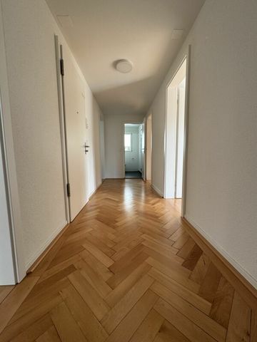Moderne 3.5-Zimmer-Wohnung an zentraler Lage - nur wenige Schritte zum Bahnhof - Foto 5