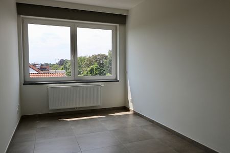 Compleet gerenoveerd appartement met 2 slaapkamers en fietsenberging. - Foto 4