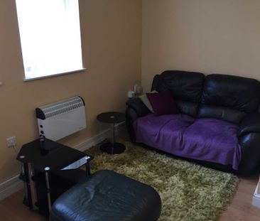 Price £680 pcm - Available Now - Part Furnished - Photo 2