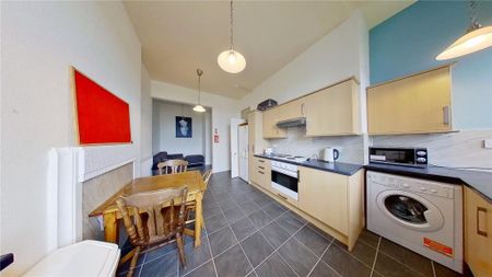 4 bedroom flat to rent - Photo 3