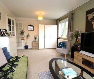 Woking, Surrey, GU22 - Photo 5