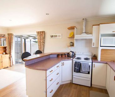 16 Wychwood Crescent, Bishopdale, NZ 8053 - Photo 4