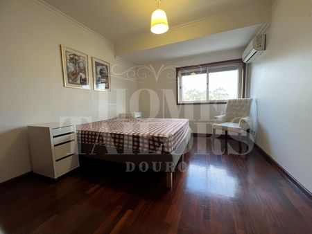 Apartamento T2+1 em Porto - Photo 2