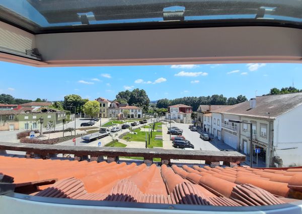 3 bedroom villa in the centre of Vila de Prado, on the bank of the Cávado River