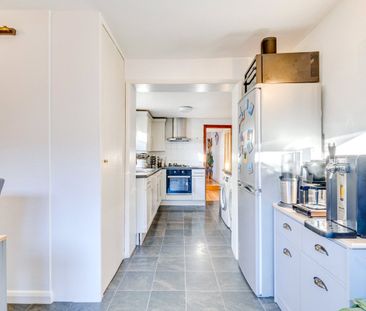 A lovely two bedroom cottage located in the popular Little Chelsea ... - Photo 5