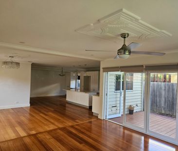 Newport's Way Of Living! - Photo 2