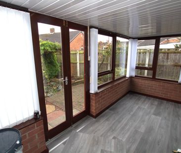 2 bedrooms Bungalow - Semi Detached for Sale - Photo 1