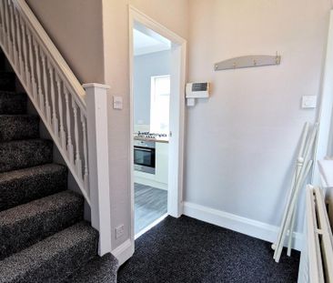 2 bedroom semi-detached house to rent - Photo 2