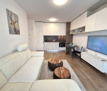 DIRECTREAL|Útulný byt s veľkou loggiou, klimatizáciou a parkovaním,... - Photo 3