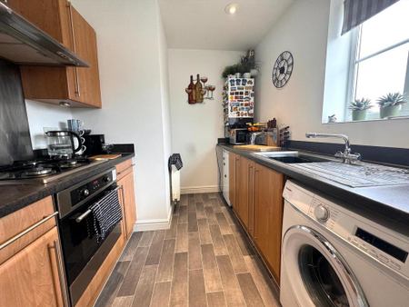 1 bedroom coach house to rent - Photo 3