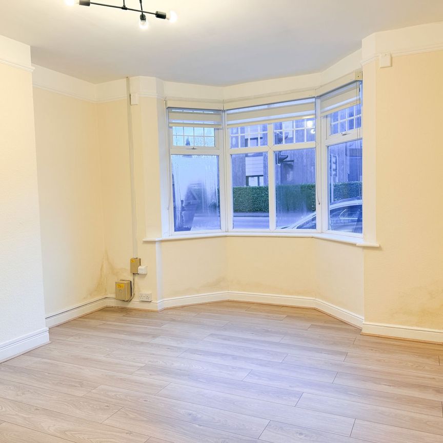 Kings Road, Fleet, GU51 3AB - Photo 1