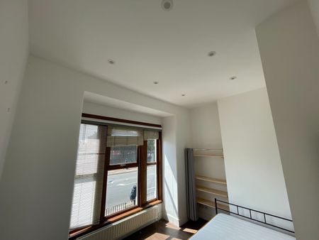 2 Bed Flat, London, NW10 - Photo 4