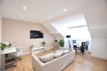 4 bedroom flat to rent - Photo 3