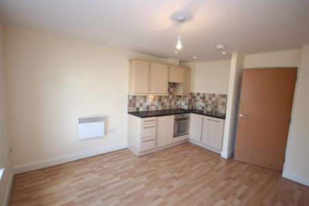 1 bedroom Apartment to let - Photo 4